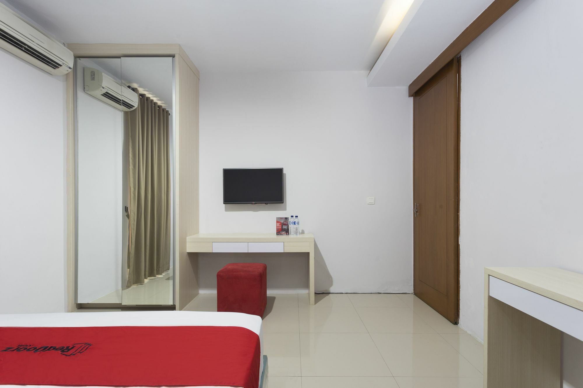 Reddoorz Plus Near Cilandak Town Square 2 Yakarta Exterior foto
