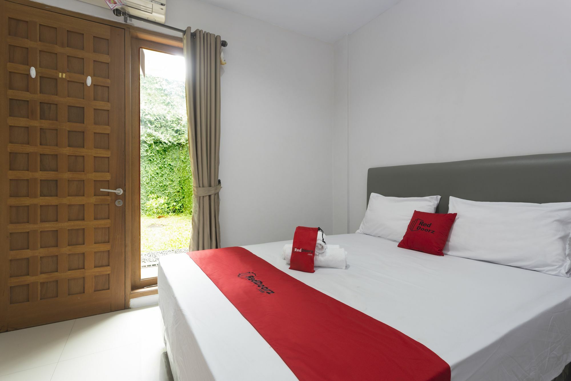 Reddoorz Plus Near Cilandak Town Square 2 Yakarta Exterior foto